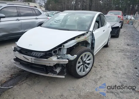 2022 Tesla Model 3 Rear-Wheel Drive z USA, uszkodzony, nr VIN 5YJ3E1EA8NF154969